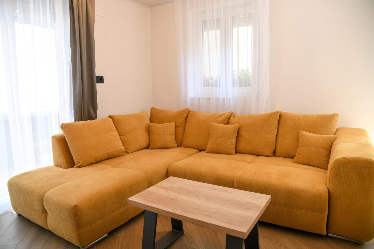 Luxury Apartment Knezovic Sinj Buitenkant foto