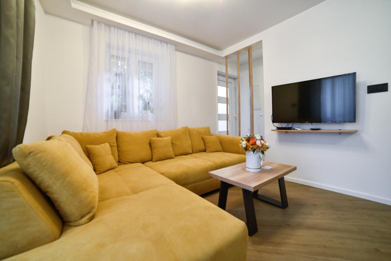 Luxury Apartment Knezovic Sinj Buitenkant foto